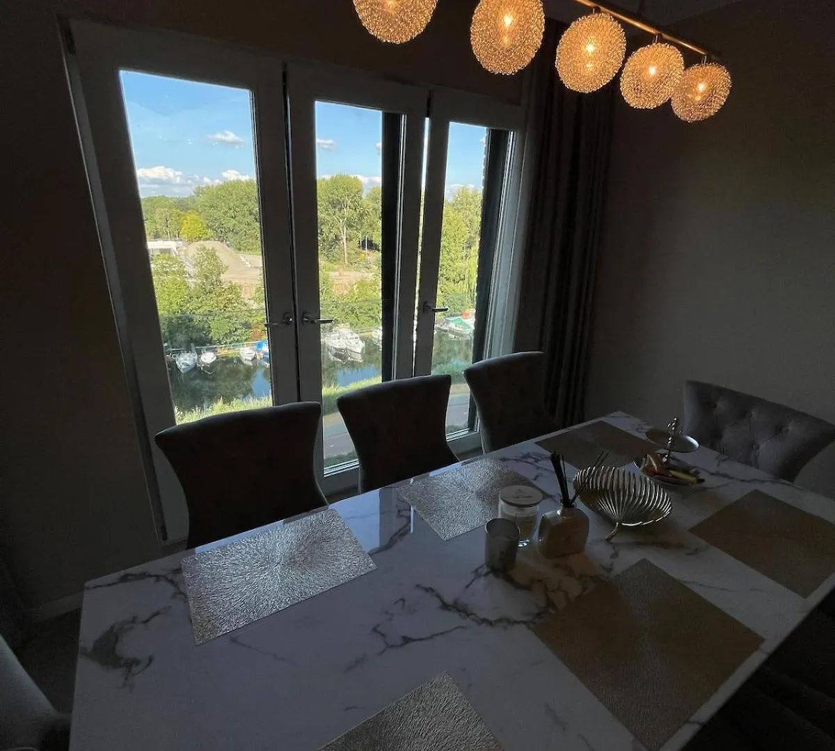 Beautiful Luxury Apartment With Skyline Rotterdam